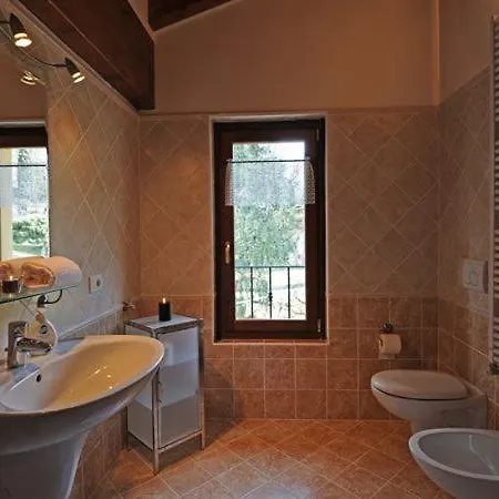 Sleeps 5 מנאג'יו