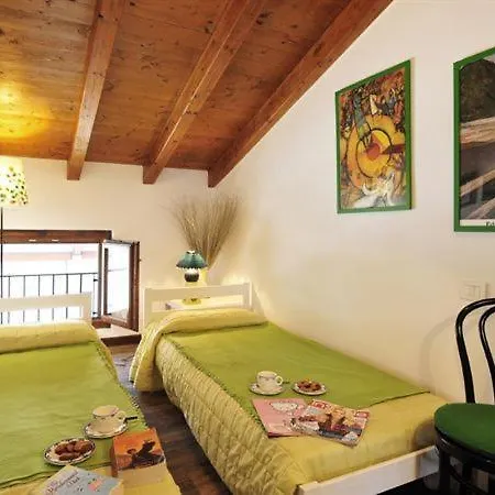 Sleeps 5 דירה *